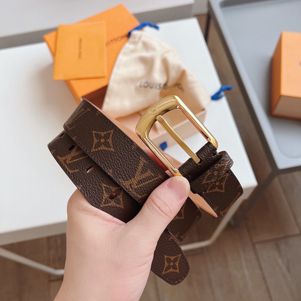 ルイヴィトンベルト正面デザイン